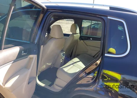 2016 Volkswagen Tiguan R-Line из США, поврежденный, VIN WVGAV7AX8GW073811